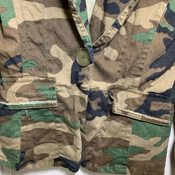 Women’s Rothco Camo Distressed Jacket - Picture 4 of 5